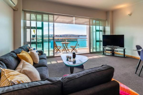 Large 1br with gorgeous sea views